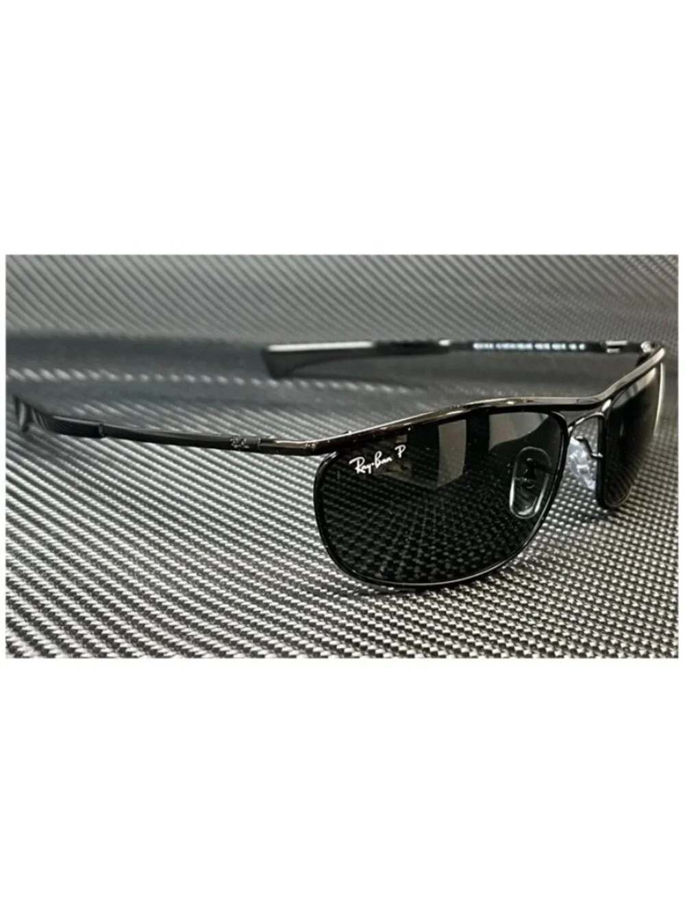 New Ray Ban Men  Black Sunglasses  62- 18- 125